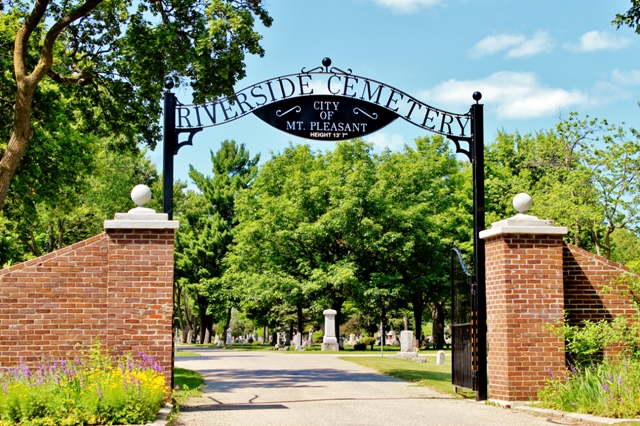 Riverside Cemetery